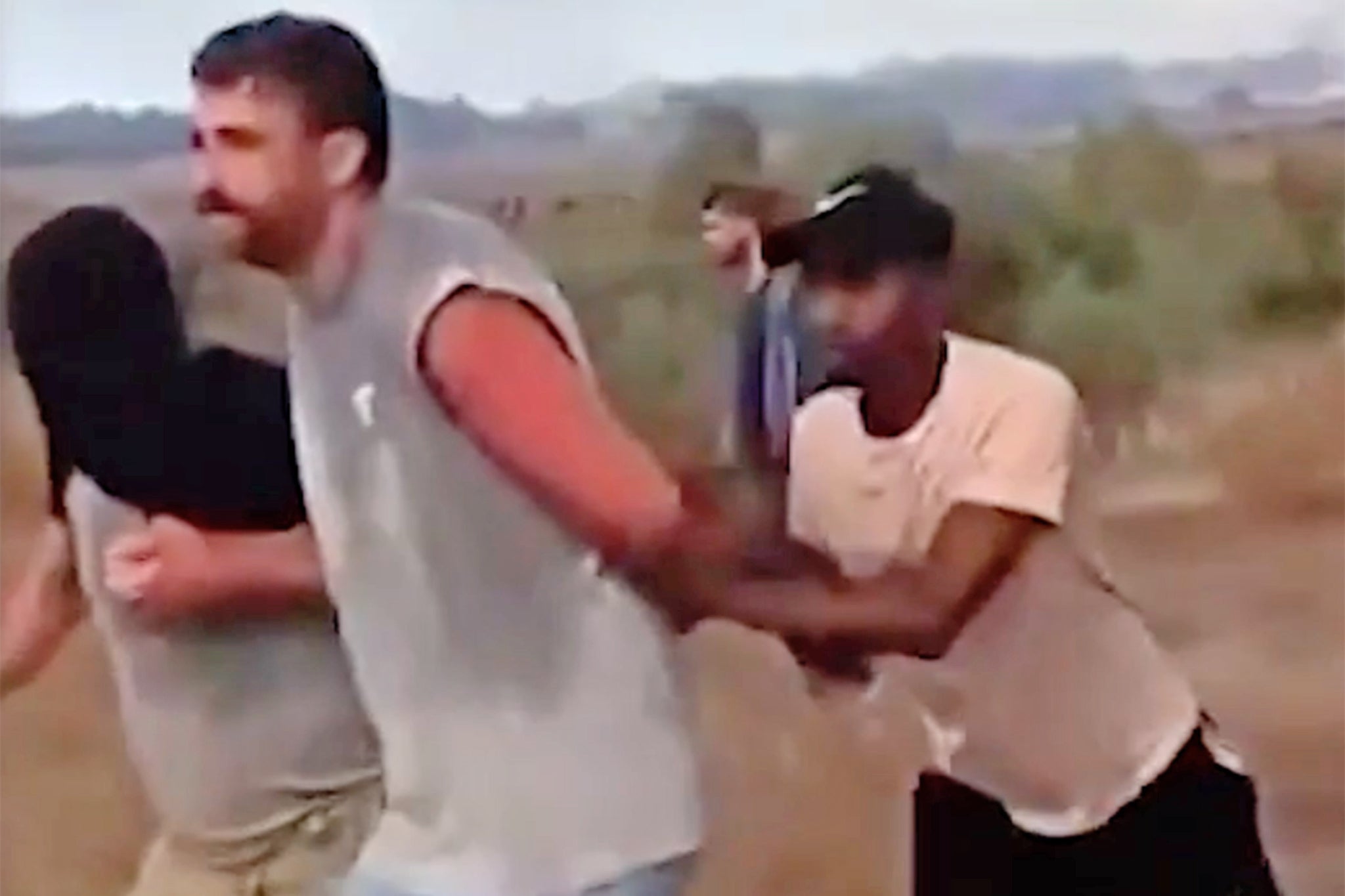 Ili bespomoćno pogledao svoju djevojku dok su ga udarili militanti Hamas